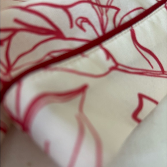 Etiquette Clothiers Red and Cream Floral Top - Picture 7 of 10